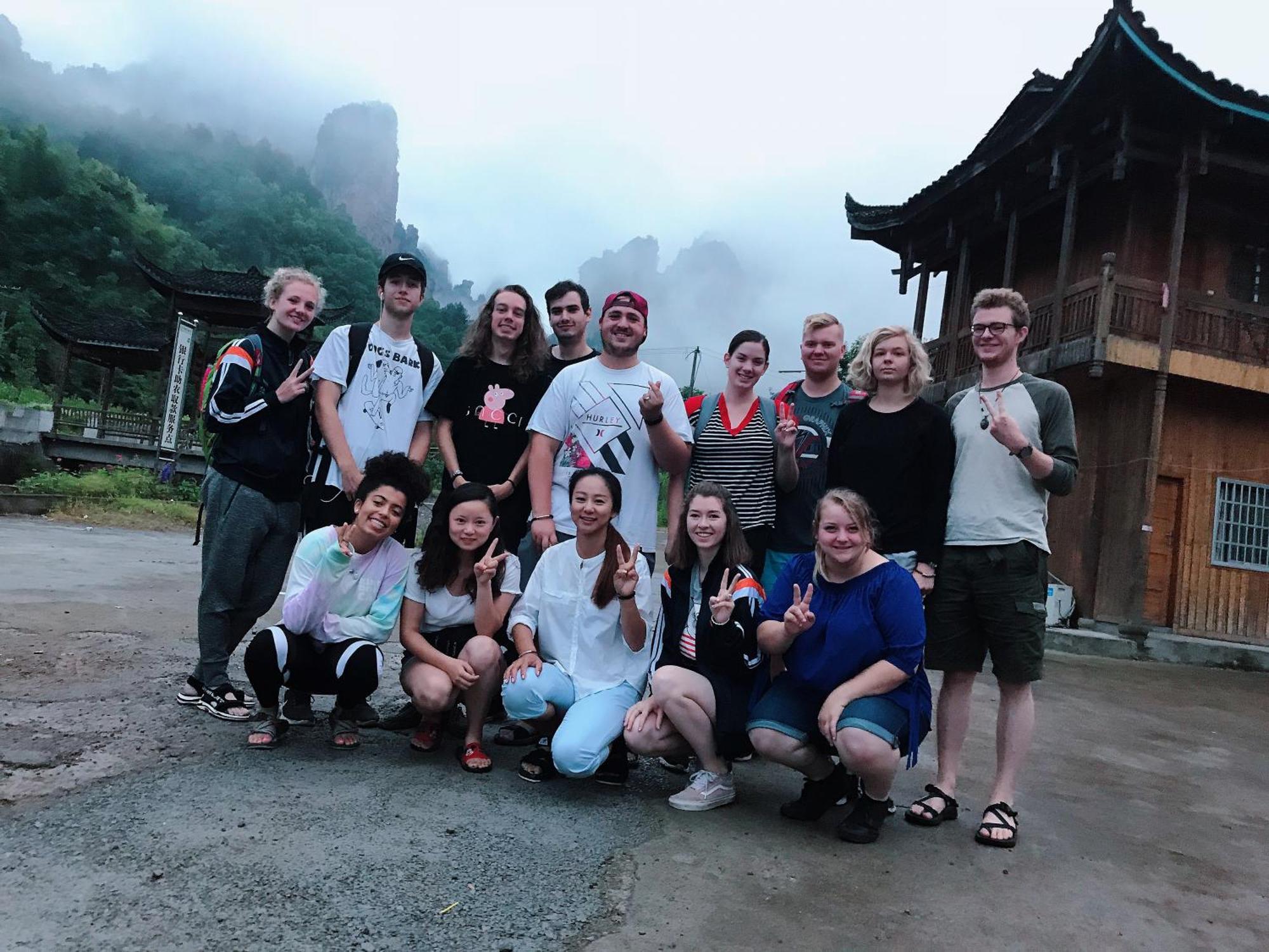Tongfu Inn Чжанцзяцзе Екстер'єр фото
